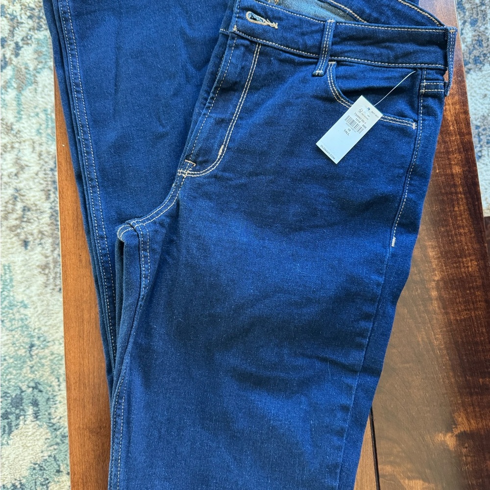 Old Navy Mid-Rise Wow Bootcut Jeans NWT 10 Tall